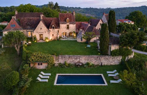Demeure XVIIe Vue 5 châteaux Piscine au sel - Photo 1
