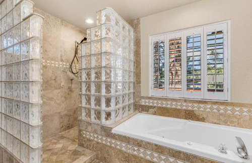 ACE - A Hole in One Right on the Golf Course Hot Tub Mt Views Pines - Foto 23