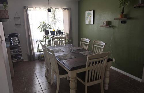 3BD, Pet Friendly House with Huge Backyard - Foto 1