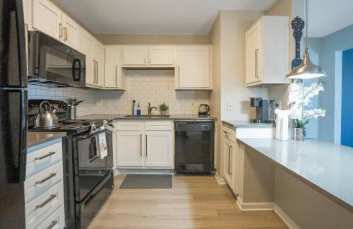 Central 9-Person Apt w/ WiFi, Near Downtown Austin - Foto 1