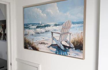 'The Elegant Comfort' - A Stunning Luxury 2-Bed Flat with Private Garden & Patio - Free Parking - Photo 21