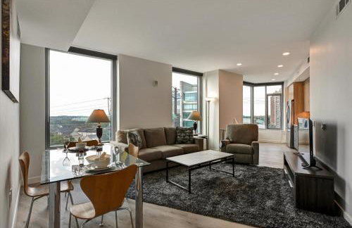 Global Luxury Suites at Town Center - Photo 78