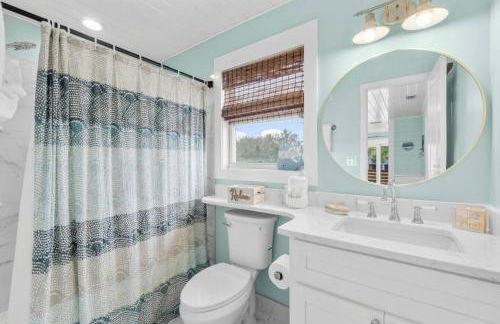 Newly Renovated 2 Bedroom Beach House Free Parking - Foto 8