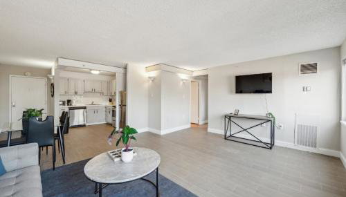 Legacy at Imperial Village 601 I 2 Bed 2 Bath - Foto 2