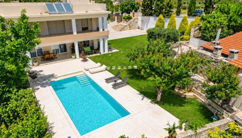 Blue Sky Villa in Crete - Photo 2, Garden, sunbed, Garden view