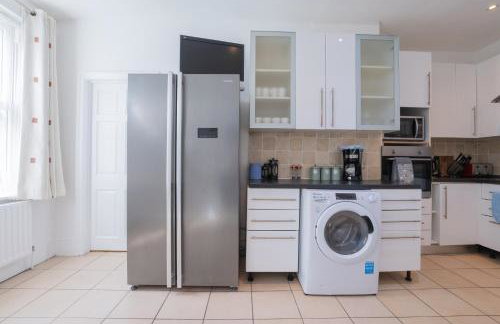 Huge 4 BR, 30s to Tube, 3 Bath & Gym Gear - Foto 6