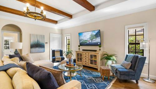 Spanish 4BR Compound w Casita & Private Yard - Foto 4