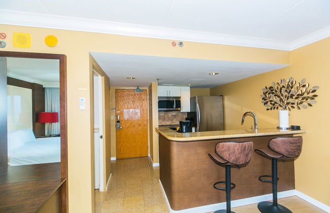 Spacious One Bedroom Harbor View Condos at Ilikai Marina With Private Balcony - Foto 48