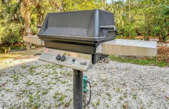 Upcycled Shipping Containers Transformed into a Glamping Home for a Unique Florida Vacation - Foto 23