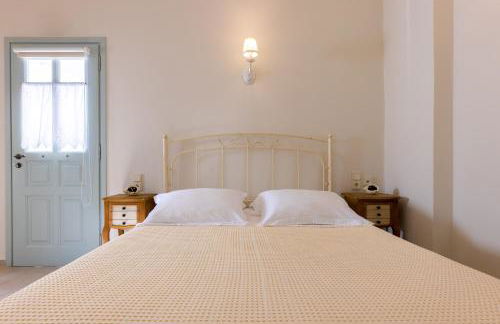 Monachofolitses - Photo 6