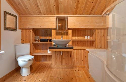 Lodge 5 Longbury - Luxury Lodge, Golf Course Views, Restaurant and Spa Facilites - Photo 30