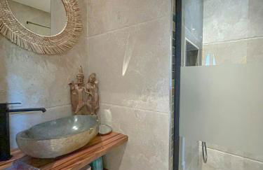 Modern Provençal Villa At The Forest's Edge - Foto 28