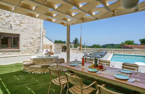 Villa Angelo, Traditional Cretan Stone Villa with Pool & Countryside Views - Foto 5