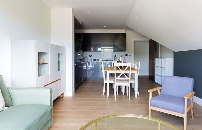 Elegant 2 Bed Flat with Balcony in Finchley - Foto 10