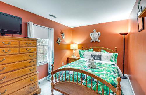 Spacious Trappe Getaway with Outdoor Pool and Gazebo! - Foto 19