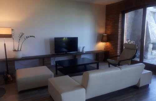 Dom nad jeziorem z linią brzegową - Foto 3