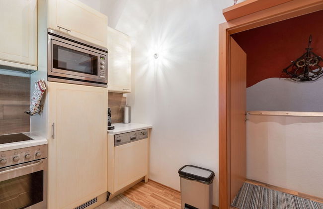 Modern Holiday Home in Pinsdorf With Garden - Photo 19