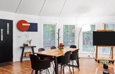 Cabin w hot tub & fire pit at The Woods Resort - Foto 14