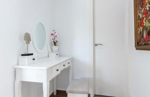 3 Bedroom Stunning Home In Mezquitilla - Photo 35