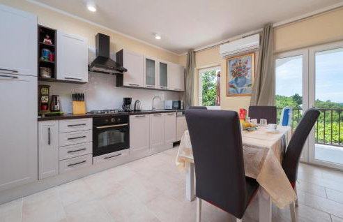 Beautiful Apartment In Labin - Photo 3