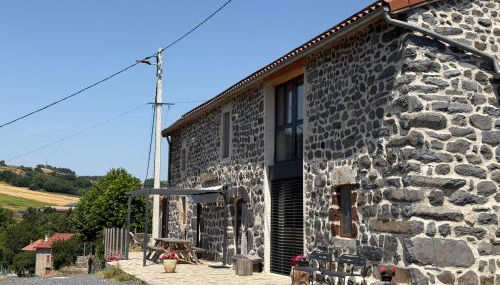 Gîte LE RABIOUZE - 4 épis, 15 pers, 22 couchages - Ancienne Bergerie rénovée, cachet d'origine conservé - Vue magnifique - Label Ecogîte - Foto 3