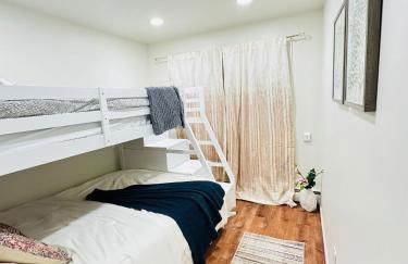 Urban Oasis I Stylish Getaway to NYC with Parking - Foto 18