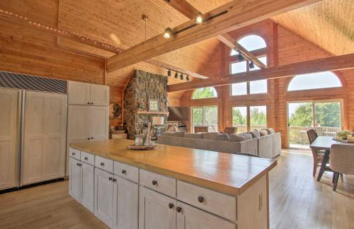 Elegant and Quiet Maine Escape with Sauna and Deck! - Foto 6