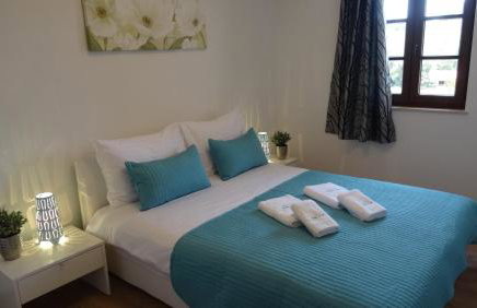 Villa Cecilia - 4 bedrooms, 4 bathrooms, heated inside pool, gym - Photo 17