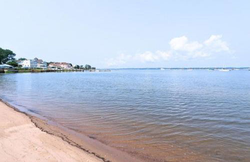 The Jewel of The Cove - Historic Coastal Retreat - Foto 45