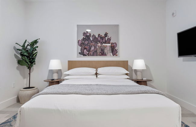 The Continental, powered by Placemakr - Downtown - Market Square - Photo 7