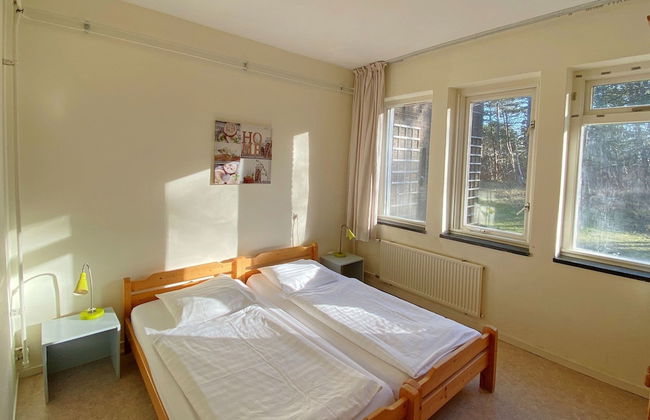 Timeless Charm and Cozy Stay - Photo 9