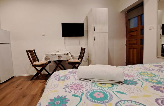 Studio Leo Apartment - Photo 11