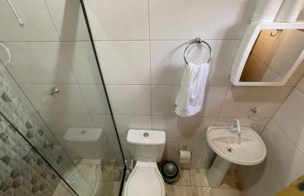 Lindos e novos Chalés na região central de Foz - Foto 13