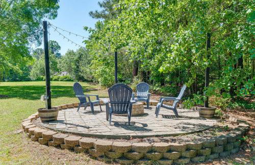 Fire Pit and Pool Access Quiet Holly Springs Home - Foto 32