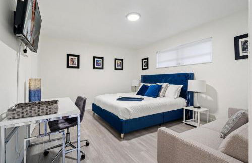 Villa Oasis 3 Miles to Hard Rock Stadium & Casino, Guitar Hotel Nearby, Pool, Game Room, Sleeps 12, 15 Min to Beach - Foto 29