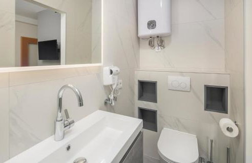 Awesome Apartment In Micetici With Wifi - Foto 31