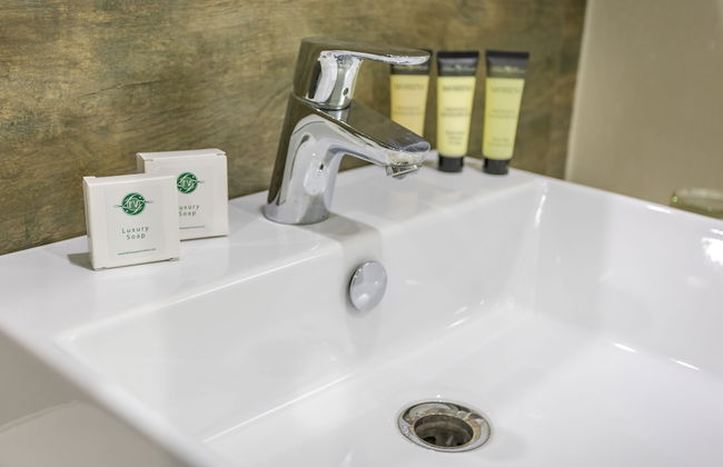 Fallsway Suites - Photo 13