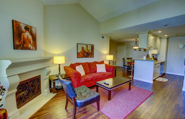 Sunshine Suites at Hillcrest - Photo 22