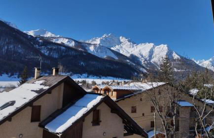 Agréable appartement au calme avec vue montagne, commune de Le Monêtier les Bains - Le Freyssinet - Photo 3