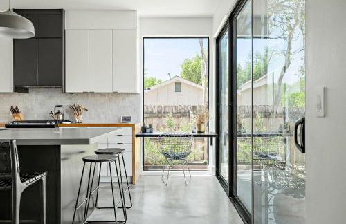 Rooftop Deck, DT City Views, Modern Eastside Oasis - Foto 12