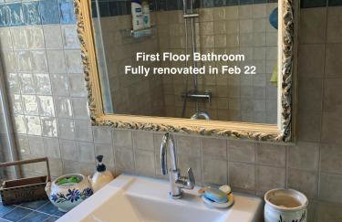 KIVERI 1876 traditional seafront cottage - Photo 9