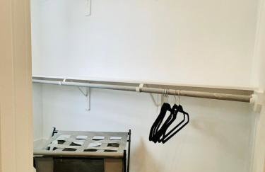 Quiet stylish home close to downtown and airport - Foto 19