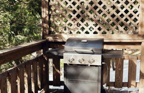 Modern Designer Cabin, Newly Renovated, EV Charger, Arcade, Kids Bunkbed, Minutes to Lake Arrowhead and Lake Gregory - Foto 56