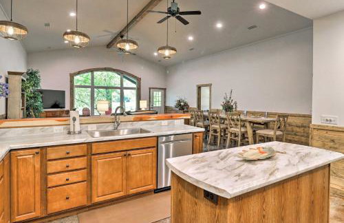 Riverfront Heaven on the White with Covered Patio! - Foto 10