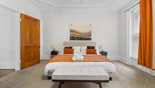 Allentown 5 BR House Free Parking No Chores! - Photo 3