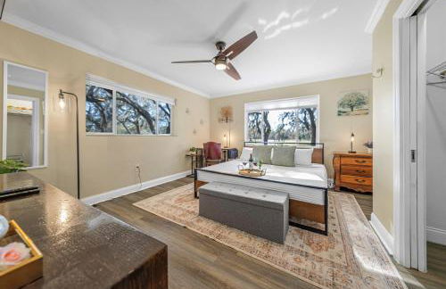 Stunning Gem Home w Heated Salt Pool & Game Room - Foto 36