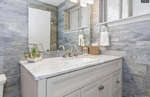 Sunny Beach House of Olde Town Arvada - Foto 20