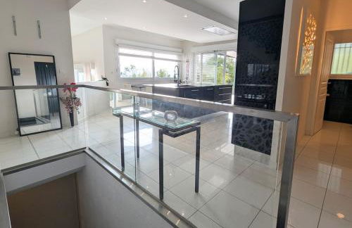 Luxurious Villa with Pool - Foto 35