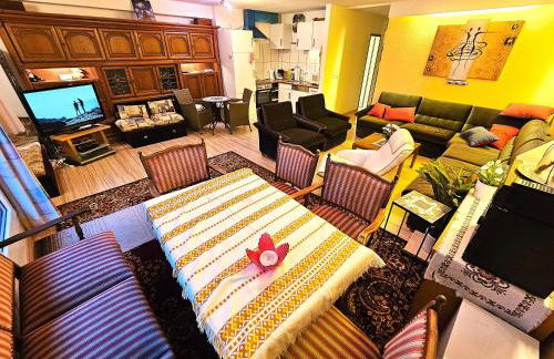 Winterberg Appartement 6 Pers aan Skilift grootste Skigebied nabij Bikepark Unieke locatie met zeer rustige tuin in het bos en het gezellige centrum leuke cafes restaurants en gratis zwembad sauna relax speelruimte parkeerplaats naast Der Brabander - Foto 34