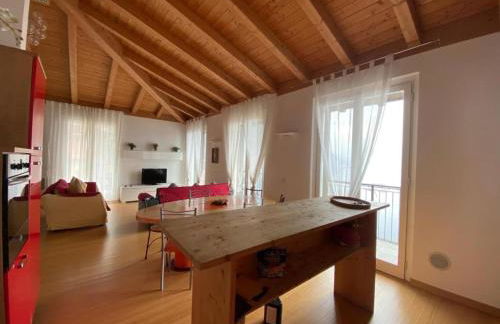 Attico Con Grande Terrazza vista Lago - Foto 9